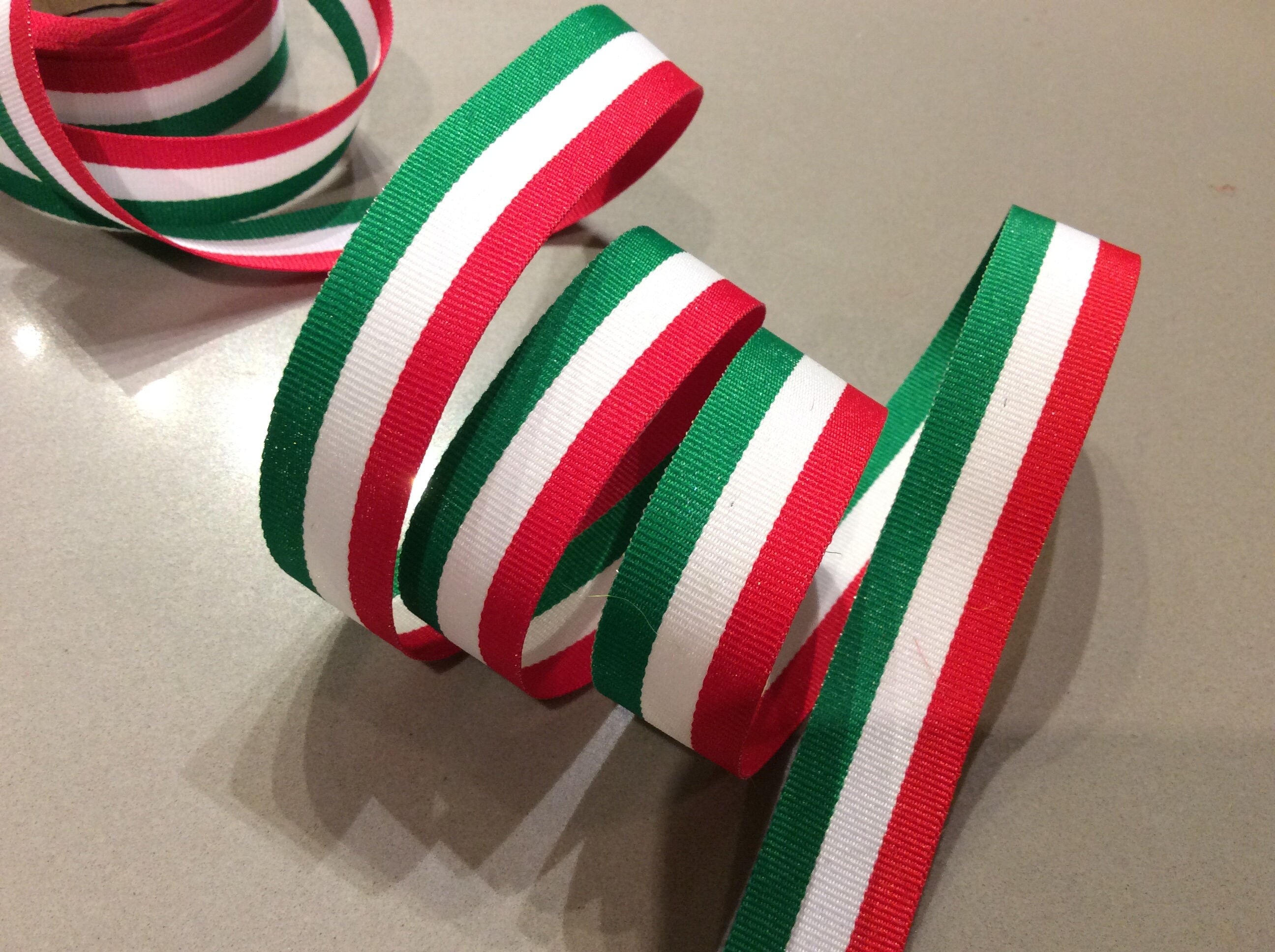 BANDIERA ITALIANA ITALIA Nazionale Tricolore Grande Piccola Europei Mondiali EUR 8,90 - IT BANDIERA ITALIANA ITALIA Nazionale Tricolore Grande Piccola Europei Mondiali EUR 8,90 - IT