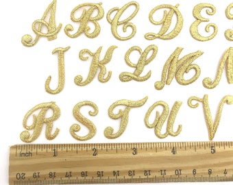 Opstrijkbare geborduurde cursieve letters gouden stoffen ambachtelijke levering diy machine borduurwerk 1" inch monogram patch alfabet voor naam schoolkinderen