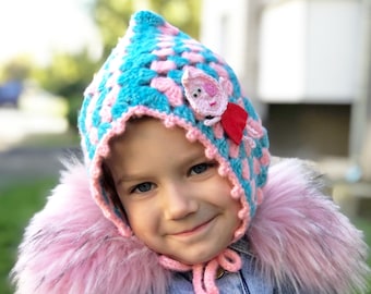 Crochet pixie bonnet with peppa pig appliqué Peppa pig birthday Knit pixie hat Niece first birthday