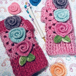 Winter gloves Fingerless mittens Hand warmers Women gloves Heart pattern Valentines wife gift Kids crochet hearts Ready to ship