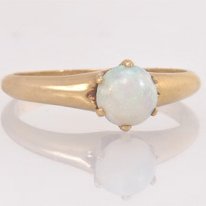 Antique  .45ct Genuine Opal 14K Yellow Gold Solitaire Engagement Ring Size 6.25