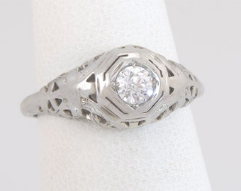 Antique 18K White Gold .21ct Diamond Art Deco Solitaire Engagement Ring Sz 5.25