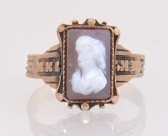 Antique Victorian 10K Yellow Gold Hand Carved Gra… - image 2