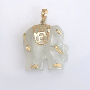 Estate 10K Yellow Gold Hand Carved Pale Green Jade Elephant Pendant