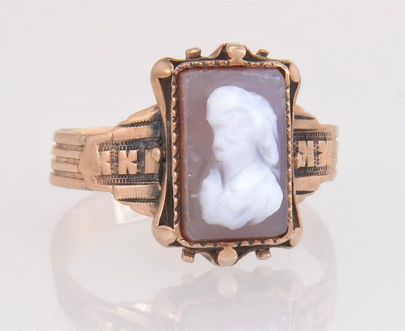 Antique Victorian 10K Yellow Gold Hand Carved Gra… - image 1