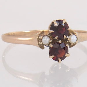 Vintage 10K Yellow Gold .50ct Simulated Garnet & Seed Pearl Ring Size 6.75