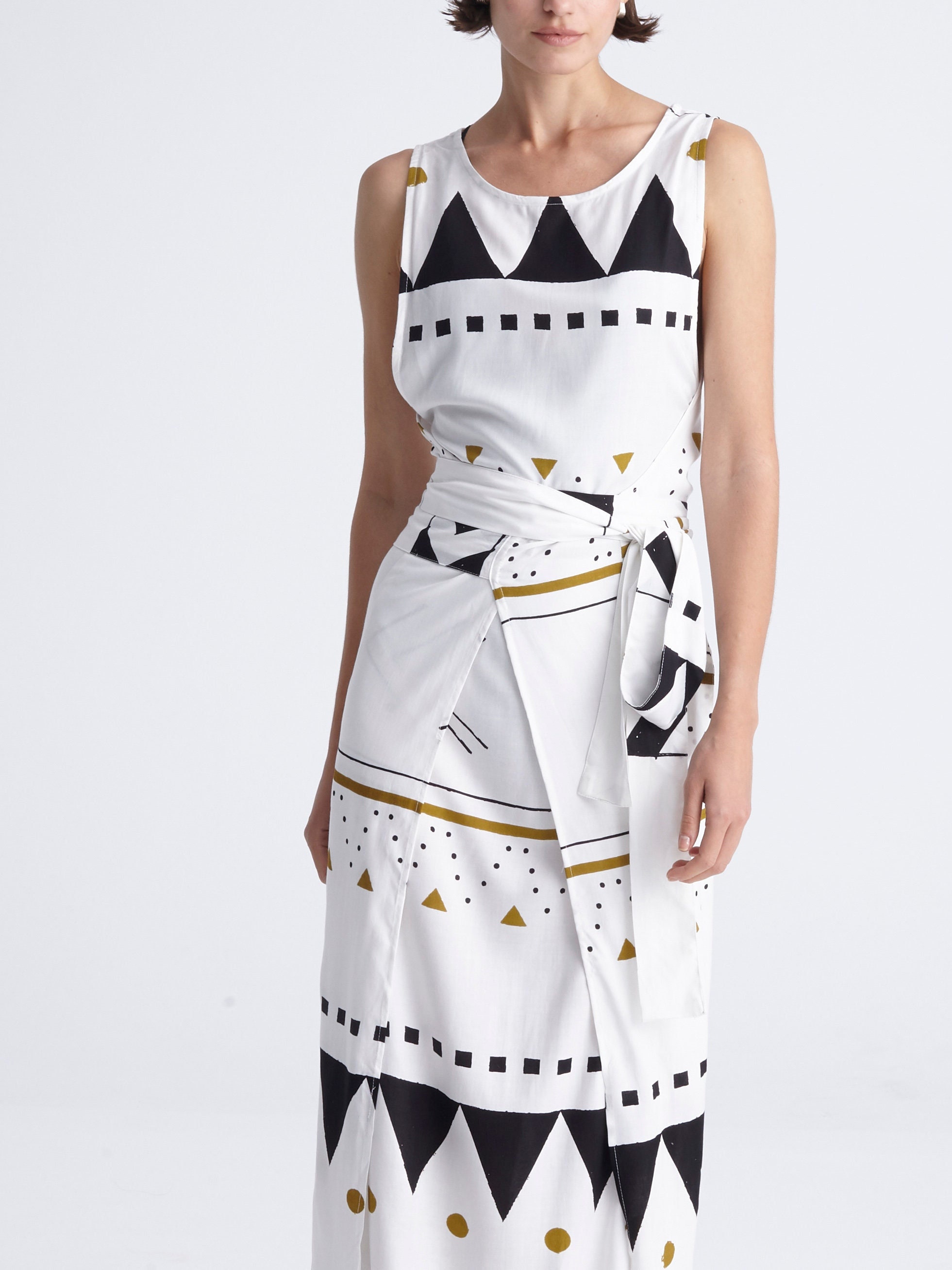 kylie jenner black dress with crown Sass & Bide