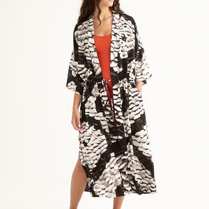 Drop Shoulder Midi Beach Robe Coverup Resortwear with Side Pockets, 'PEBBLES' image 3