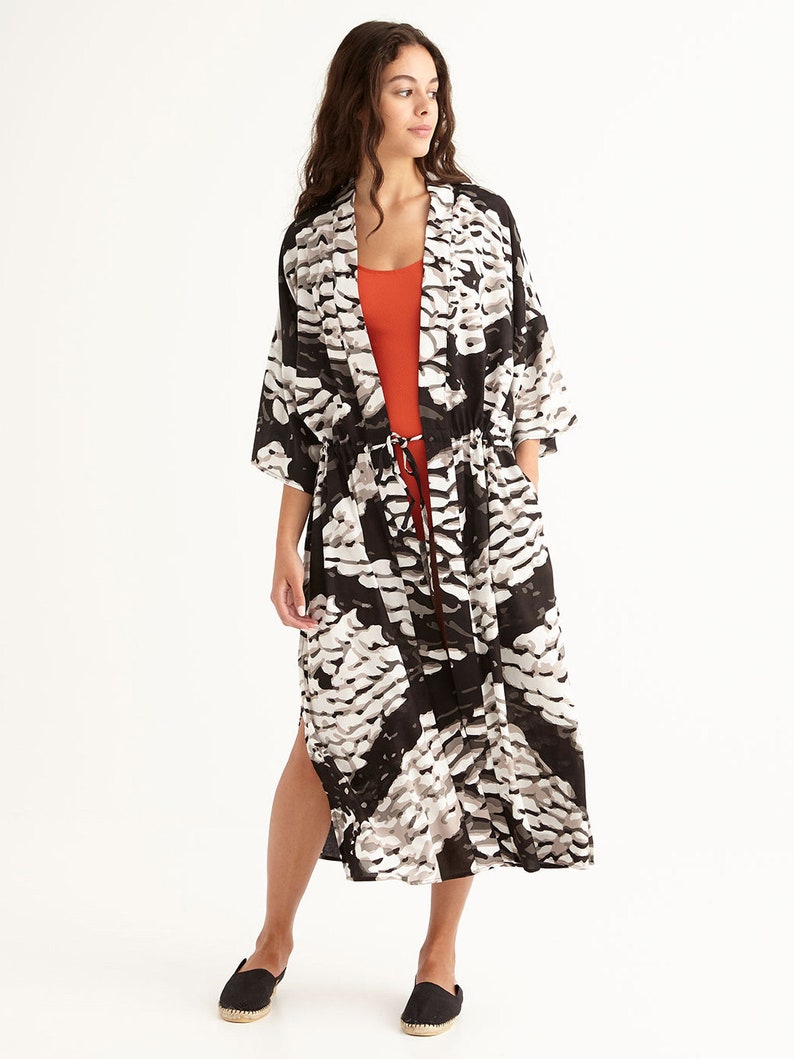 Drop Shoulder Midi Beach Robe Coverup Resortwear with Side Pockets, 'PEBBLES' image 3