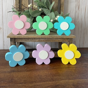 Wood Daisy Flower, Spring Flower Decor, Tiered Tray, Garden Decor