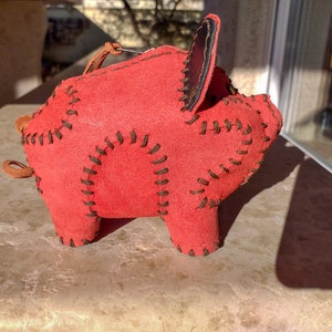 1 handgenähtes Leder Schwein mit Reißverschluss Valentinstags Geschenk Bild 6