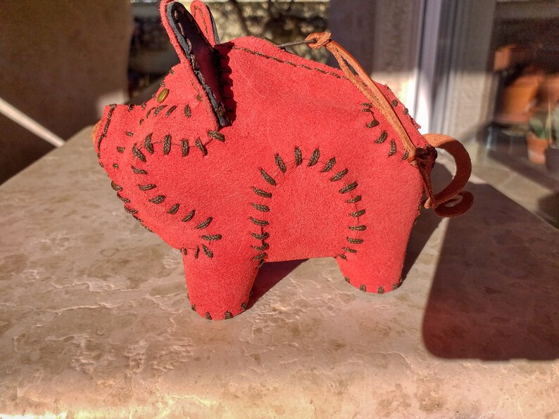 1 handgenähtes Leder Schwein mit Reißverschluss Valentinstags Geschenk Bild 4