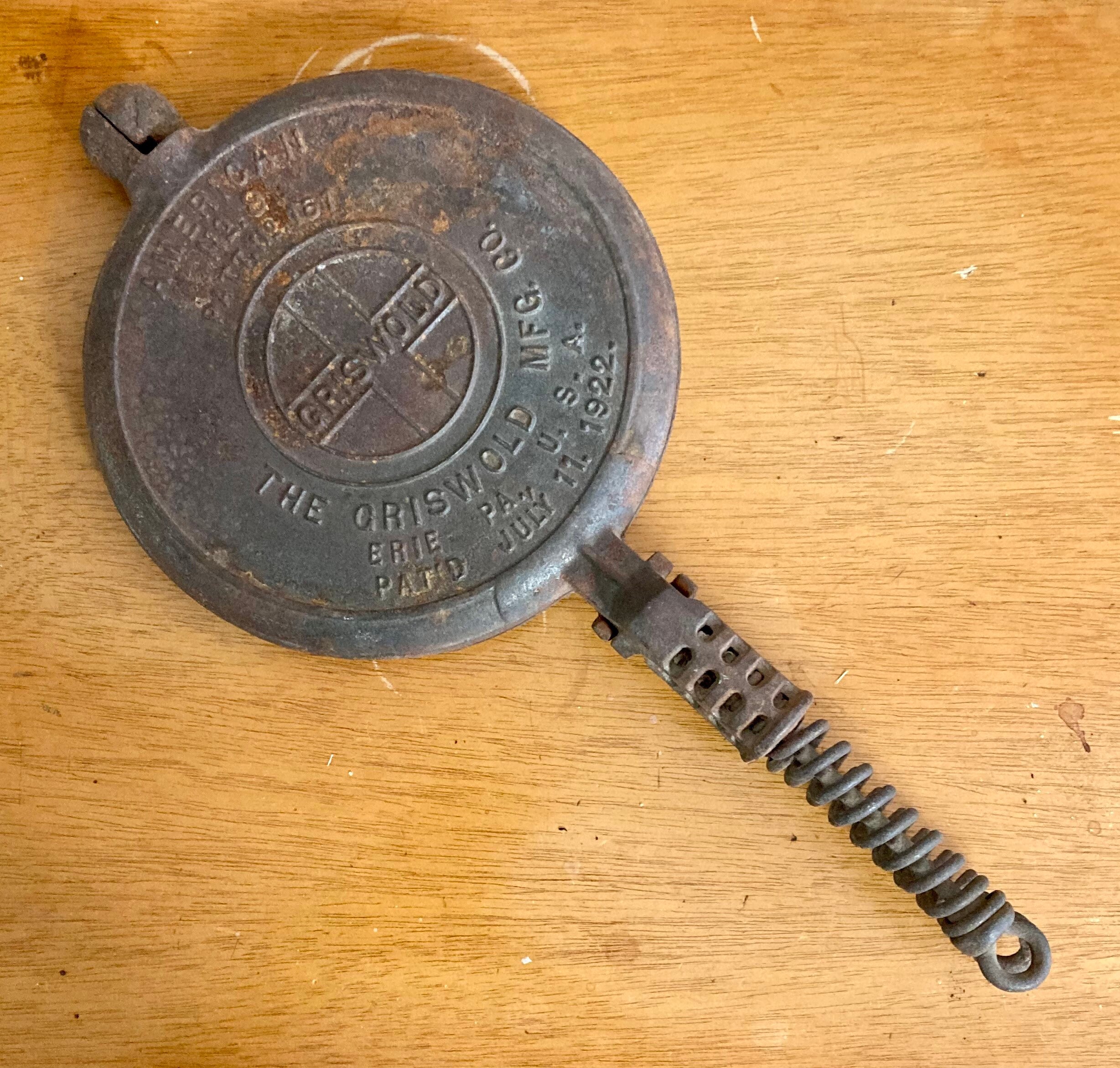 griswold waffle iron 1922