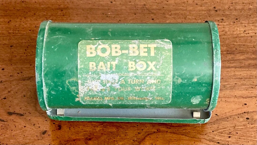 BOB-BET Bait Box - Vintage Fishing Worm Holder - Made in U.S.A. A33