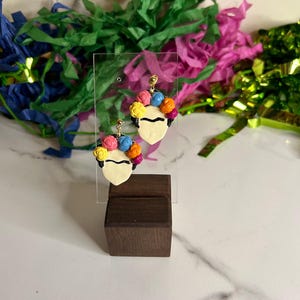Frida Dangles