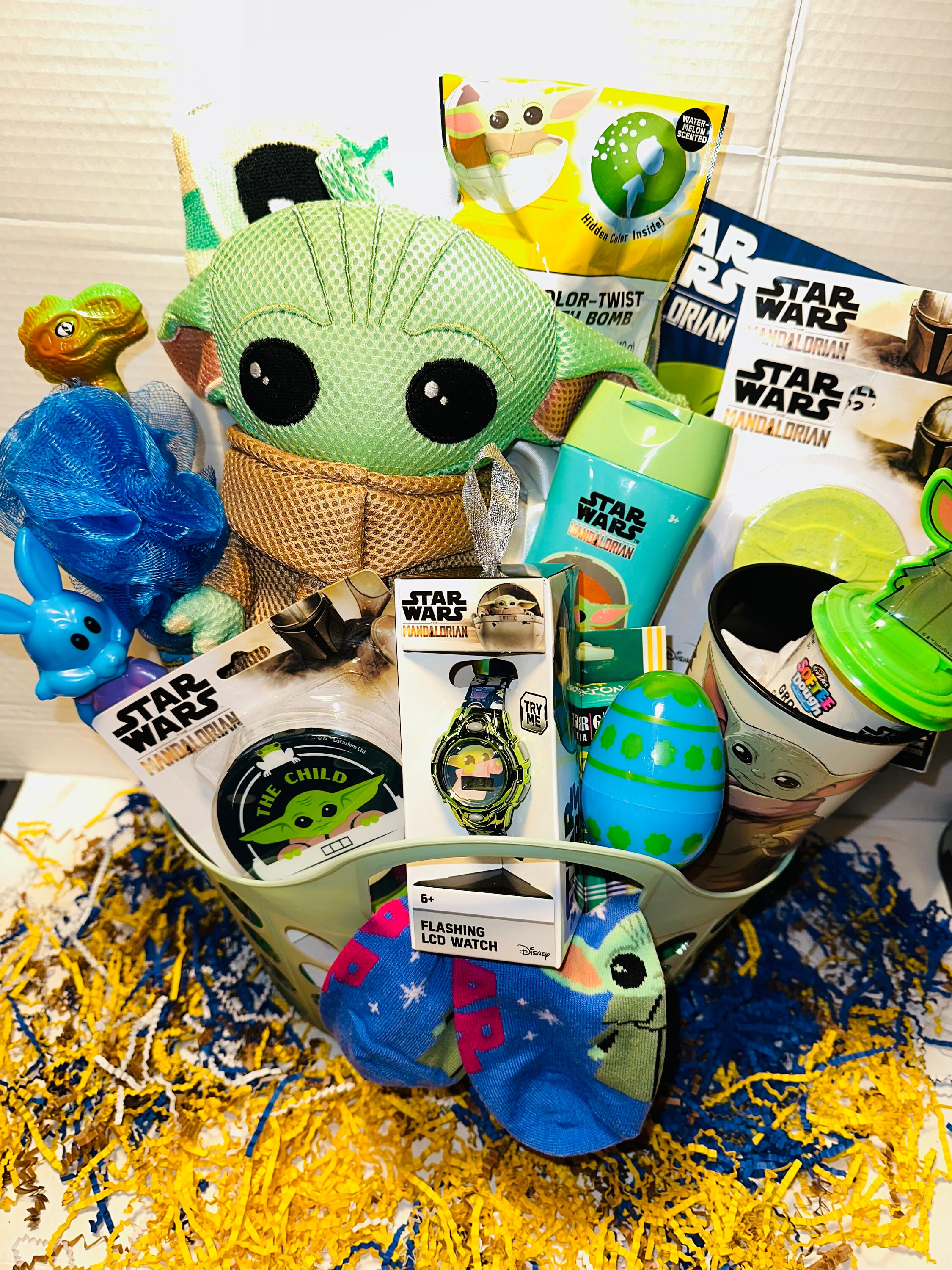 Baby yoda gift basket 2025