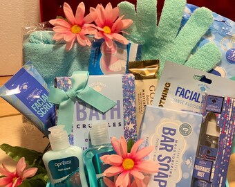 Blue spa gift basket# treat# selfcare#gifts for her# gifting#Mother’sDay#Birthday#Holiday#Teacher’s gift