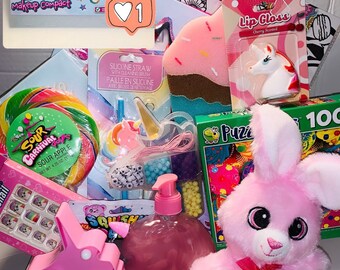 Pre-Filled Unicorn fun gift basket with makeup compact set.