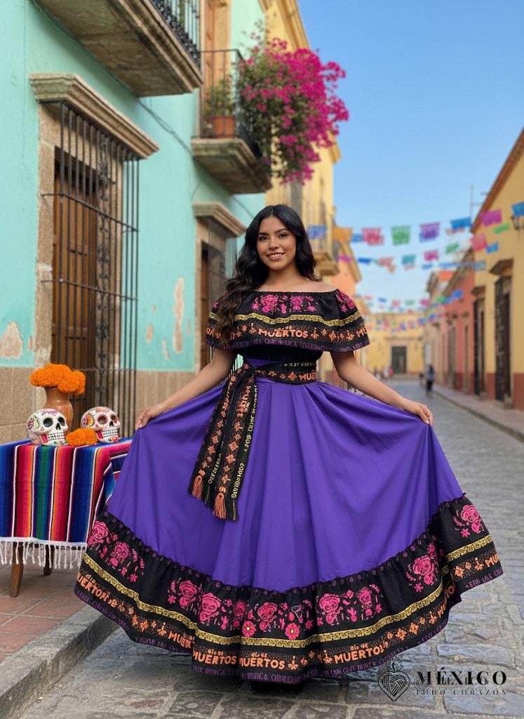 dia de los muertos dress Sacred Heart Costume What defines Elegance is its simplicity.This strikingly elegant costume includes Mexican Noche De Muertos Set