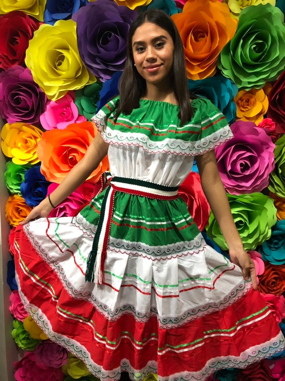 Robe Paysanne Style Latino-américain Taille XXL - Faite Sur Mesure, Occasion Très Bon état