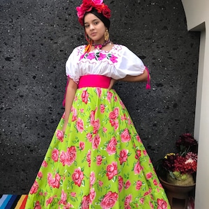 Mexican Womans SKIRT only one size FITS all day of the dead noche de muertos coco theme flowered skirt boho hippi skirt 90 CM 5 de Mayo