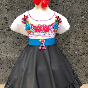 Falda negra mexicana hecha a mano – Día de Muertos, temática Coco