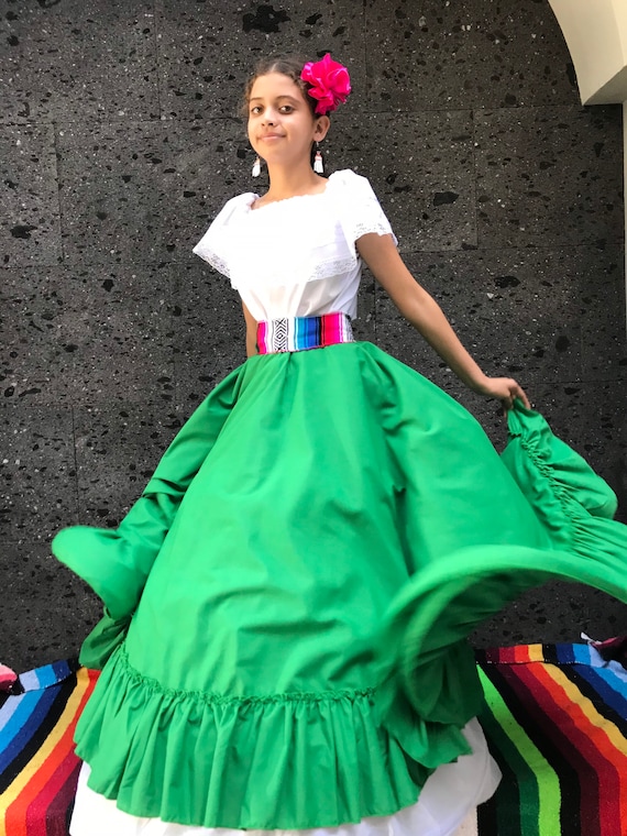 falda mexicana larga