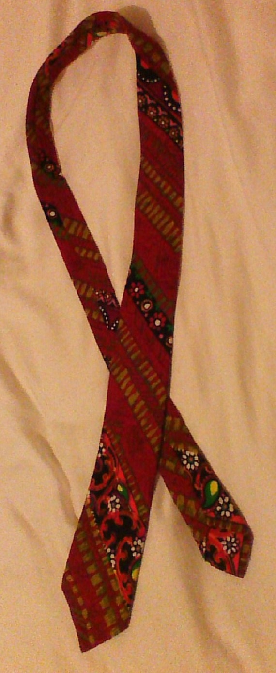 red pattern bark cloth necktie - image 4