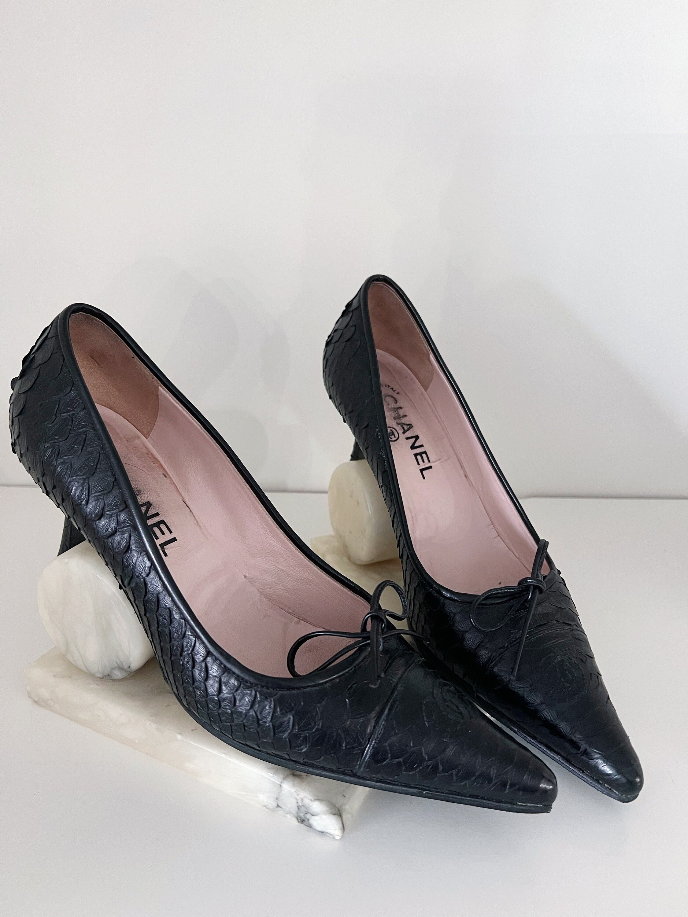 Vintage Ladies Chanel Shoes Size 39
