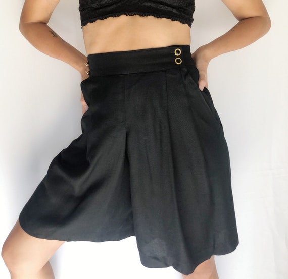 Vintage 90’s pleated Bermuda mom shorts 24