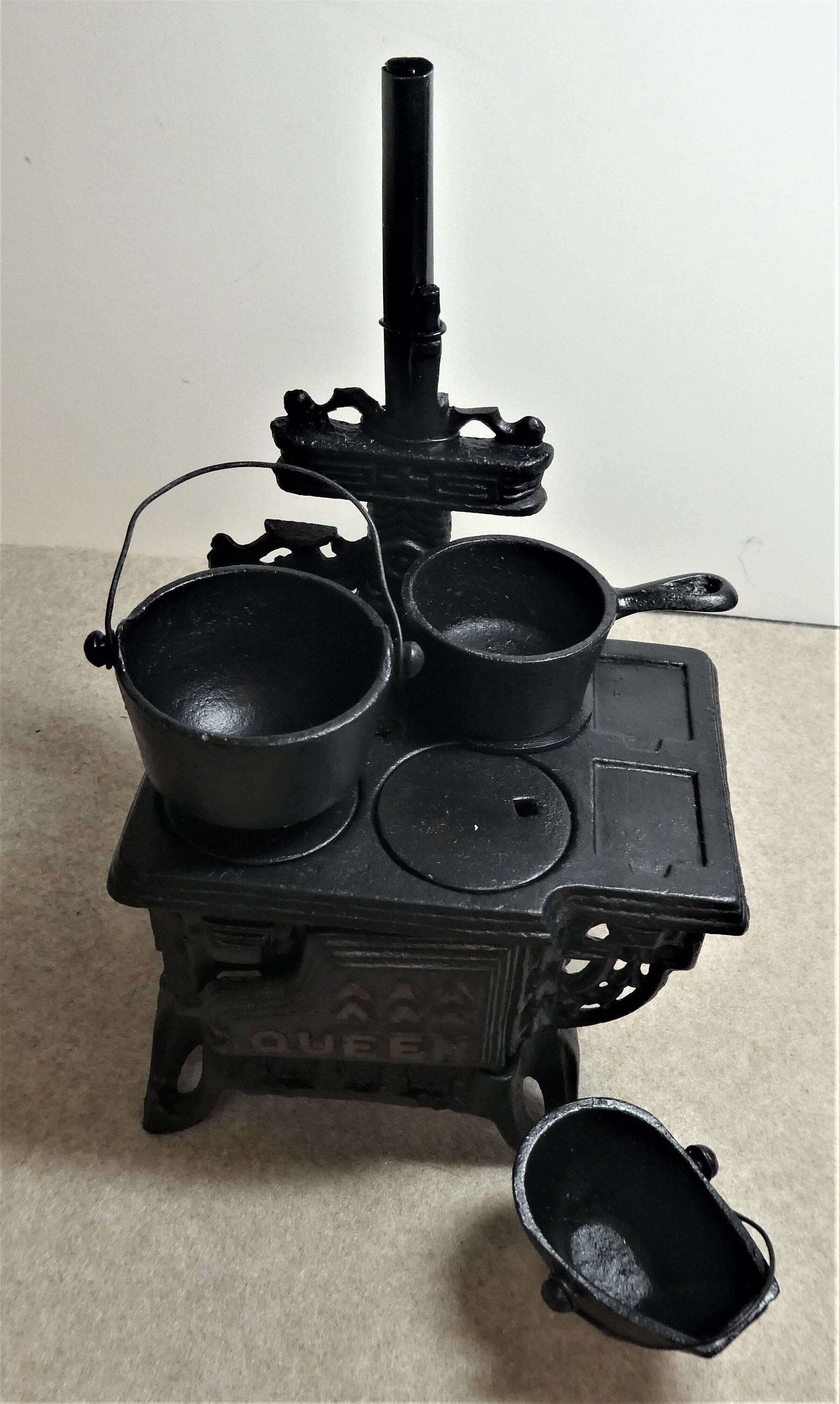 Vintage Cast Iron Queen Minature Cook Stove/salesman Sample Etsy