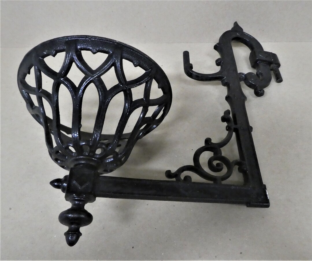 Antique Oil Lamp Holder/fairy Lamp Holder/vtg Wall Scounce/vtg Ornate