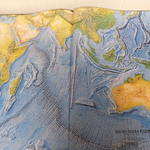 Vtg ATLAS/National Geographic Atlas of the World, 5th Edition 1981/Vtg Reference Book/Collectible Book/Vtg Maps of the World/Ephemera maps