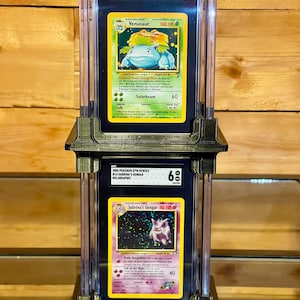 SGC Graded Card 4-voudig stapelbaar displaystandaards voor Pokemon Sports Yugioh Lorcana Slab Stackerz