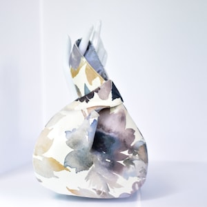 Pastellfarbene japanische Knotentasche aus Samt in Rosa oder Grau, kleine Clutch-Größe Armband, kleine Geldbörse, Tasche für besondere Anlässe für Abend oder Hochzeit