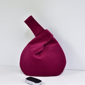 Sac avec noeud en velours bordeaux, petit sac japonais bordeaux avec noeud, sac à main en velours, bracelet couleur bordeaux, sac à main