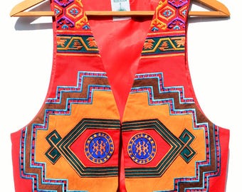 Chaleco vintage de los 90 de Hairston Roberson Ropa, estilo suroeste, bordado en algodón rojo con detalles de ante *Western Unisex*