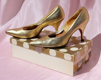 Vintage 50's Mid Century Metallic Gold Leather DEBS Riviera Stiletto Bombshell PinUp Shoes High Heels w Hi Brows Box 7 N