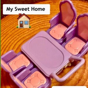 Krzesła do jadalni i wózek My Sweet Home Doll House ~ Urocze meble ~ łącznie 5 sztuk autorstwa Kameny Bonny