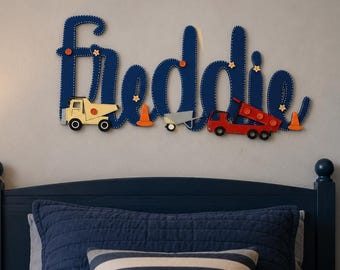 Personalisierte Jungen Schlafzimmer Namensschild aus Holz, LKW-Thema, Kinderzimmer Dekor, Jungen Auto Schlafzimmer Wandkunst, über dem Bett Namensschild für Jungenzimmer