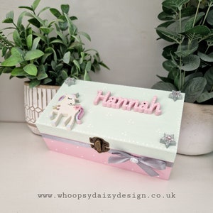 Hübsche Einhorn-Kinder Schmuckschatulle, Kinder personalisierte Schmuckschatulle, Trinket Box, junge Mädchen Geburtstag Geschenkidee, Einhorn Memory Box,