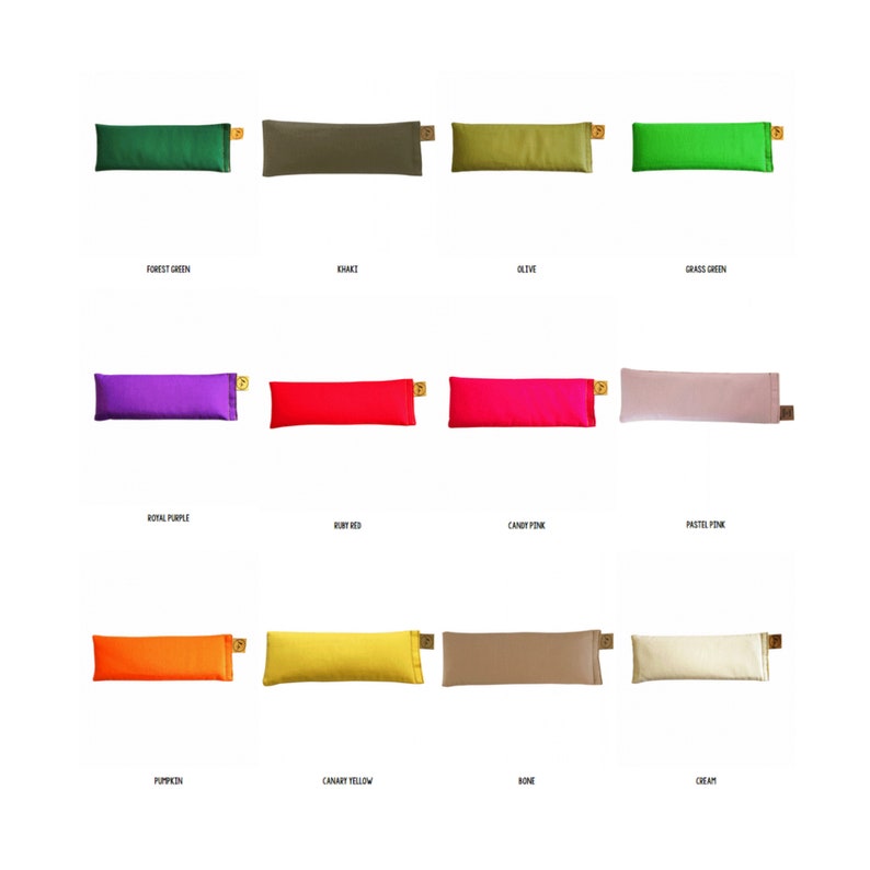 Puede incluir: Una colecci&oacute;n de art&iacute;culos rectangulares de tela colorida, cada uno con una peque&ntilde;a etiqueta. Los colores incluyen verde bosque, caqui, oliva, verde hierba, p&uacute;rpura real, rojo rub&iacute;, rosa chicle, rosa pastel, calabaza, amarillo canario, hueso y crema. Las etiquetas de texto identifican cada color.