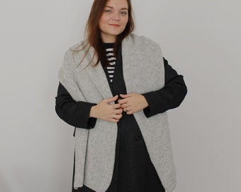 Light grey alpaca scarf, hellgrau Schal, gray scarf, silver long scarf, long scarf for her, winter accessories, unisex scarf