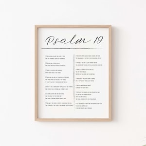 Könnte beinhalten: Ein schwarz-weißer druckbarer Wandkunstdruck mit dem Text "Psalm 19" und dem vollständigen Text von Psalm 19 aus der Bibel.