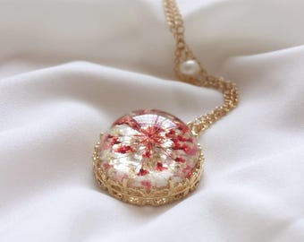 Real Flower Resin jewelry,Queen Anne's Lace flower necklace,Dried flower pendant,Pearl necklace,Gift for bride,Gift for her,Friendship gift