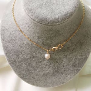 Infinite necklace, Gold necklace, bridesmaid necklace, freshwater pearl necklace, Eternity Jewelry, Birthday gift, wedding jewelry, mom gift image 2