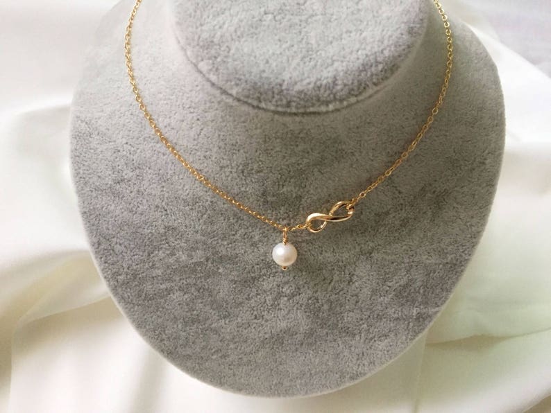 Infinite necklace, Gold necklace, bridesmaid necklace, freshwater pearl necklace, Eternity Jewelry, Birthday gift, wedding jewelry, mom gift image 2