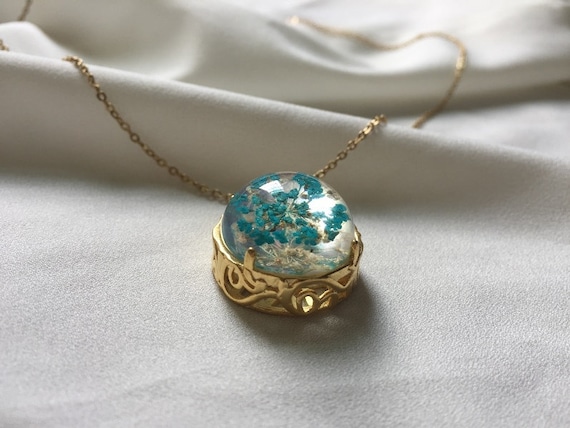 Queen Anne's Lace Flower Necklace, Real Flower Resin jewelry, Dried Flower Pendant, Gold Necklace, Blue Flower Necklace, Gift For Her