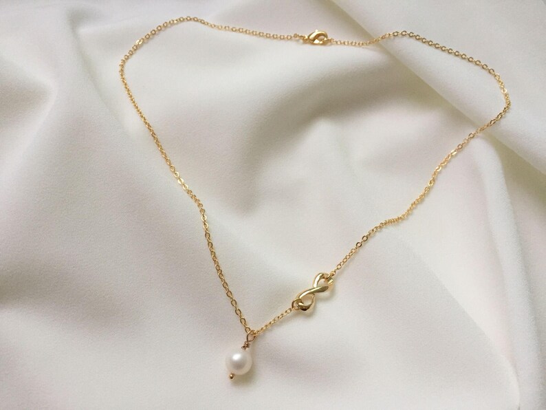 Infinite necklace, Gold necklace, bridesmaid necklace, freshwater pearl necklace, Eternity Jewelry, Birthday gift, wedding jewelry, mom gift image 3