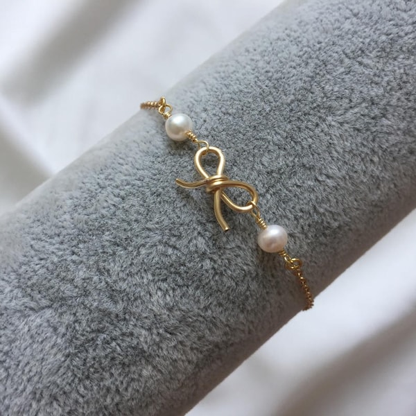 Gold bow knot bracelet, Tie the knot jewelry, Wire wrapped bracelet, Pearl bracelet, bow charm bracelet, Bridesmaid gifts, Wedding day gift